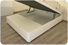 Canapé abatible con cajones y patas montado en Cádiz