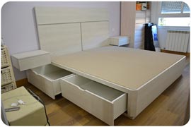 Todo en uno compuesto por cabecero mesitas y canapé con 4 cajones