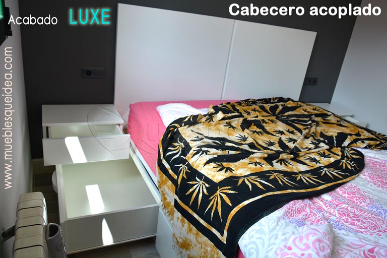 canapé con cajones cabecero y mesitas colgadas con 4 cajones iguales bajo la cama dos a cada lado