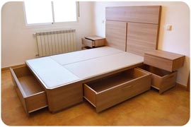 Cama con cajones modelo Plus con cabecero y mesitas acopladas