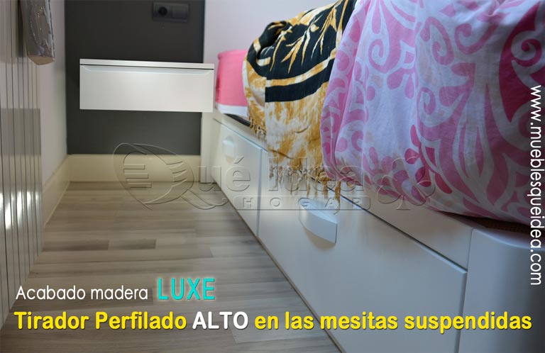 Detalle ampliado del todo en uno acabado Luxe lacado con mesitas flotante de tiradores perfilados altos