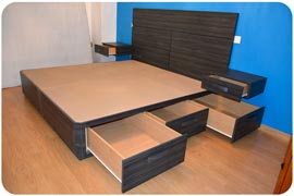 cama con cajones mesitas y cabecero color oscuro